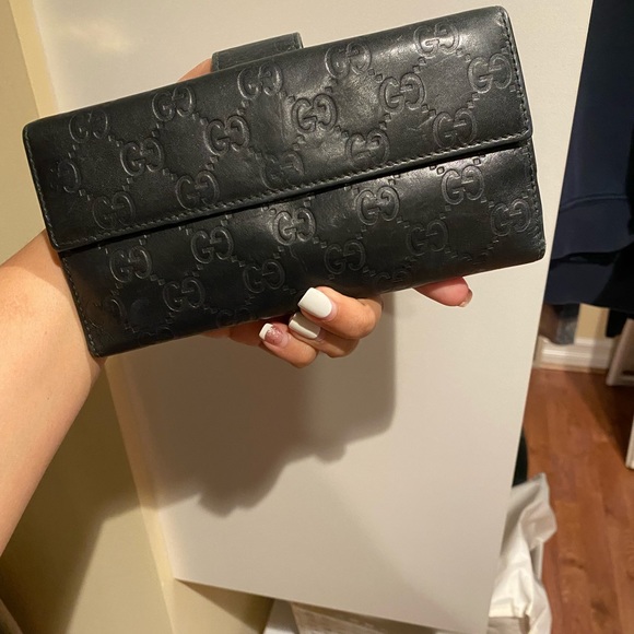 Gucci black leather heart wallet. - Picture 5 of 6